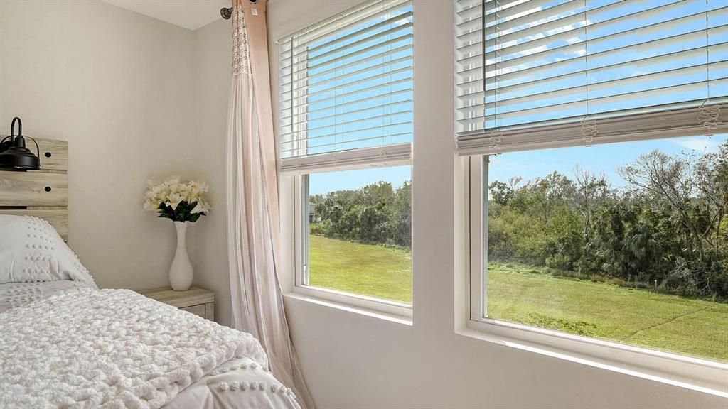 Active With Contract: $325,000 (3 beds, 2 baths, 1373 Square Feet)