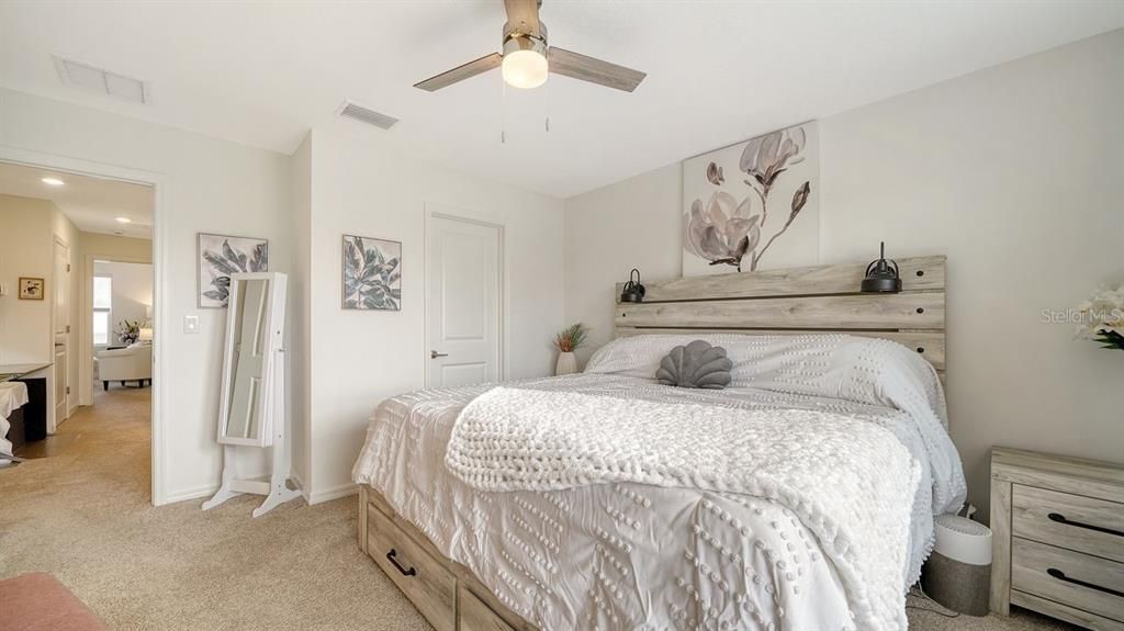 Active With Contract: $325,000 (3 beds, 2 baths, 1373 Square Feet)