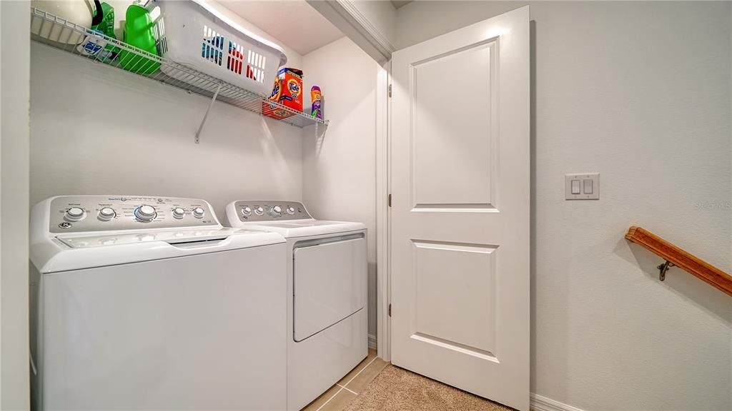 Active With Contract: $325,000 (3 beds, 2 baths, 1373 Square Feet)