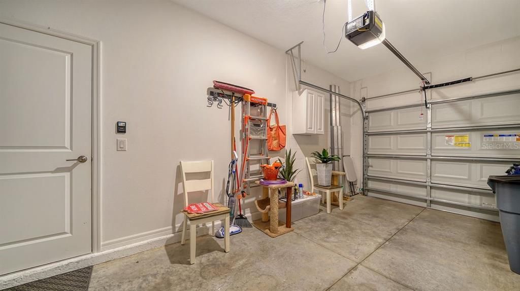 Active With Contract: $325,000 (3 beds, 2 baths, 1373 Square Feet)