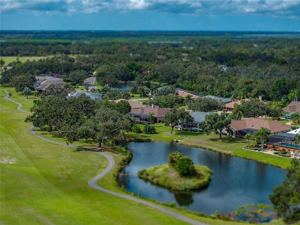 Activo con contrato: $855,000 (4 camas, 3 baños, 3275 Pies cuadrados)