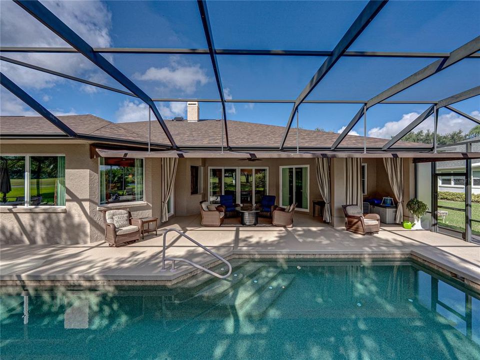 Activo con contrato: $855,000 (4 camas, 3 baños, 3275 Pies cuadrados)