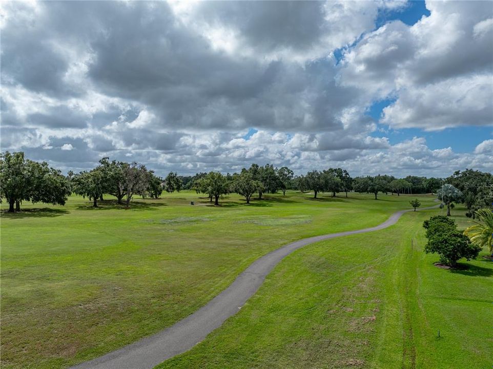 Activo con contrato: $855,000 (4 camas, 3 baños, 3275 Pies cuadrados)