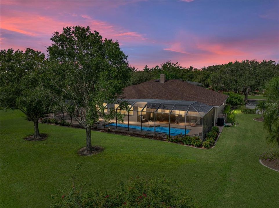 Activo con contrato: $855,000 (4 camas, 3 baños, 3275 Pies cuadrados)