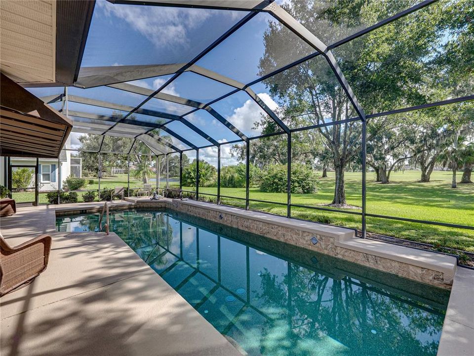 Activo con contrato: $855,000 (4 camas, 3 baños, 3275 Pies cuadrados)