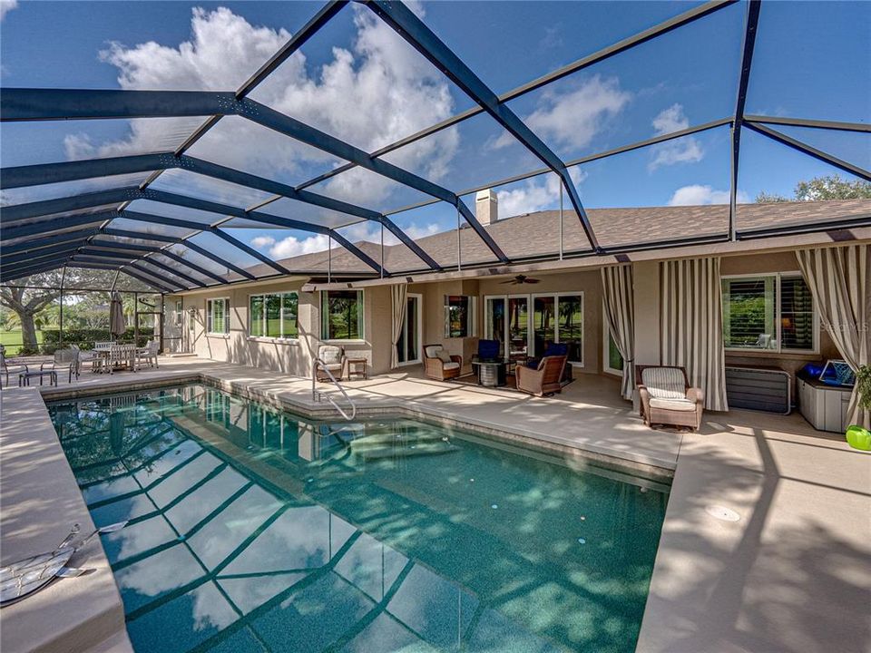 Activo con contrato: $855,000 (4 camas, 3 baños, 3275 Pies cuadrados)