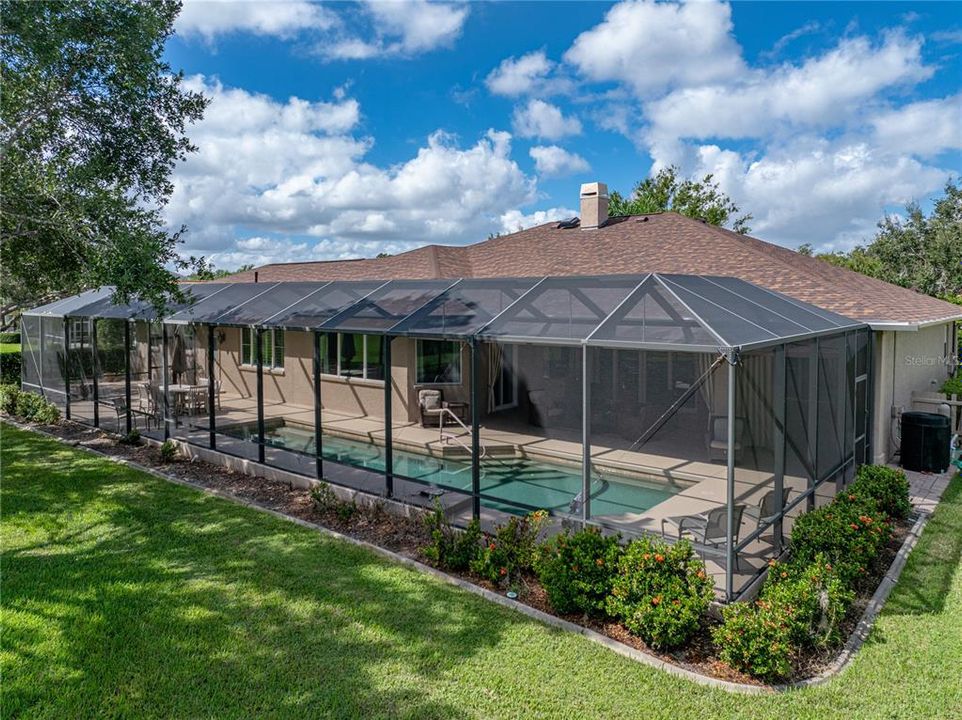 Activo con contrato: $855,000 (4 camas, 3 baños, 3275 Pies cuadrados)