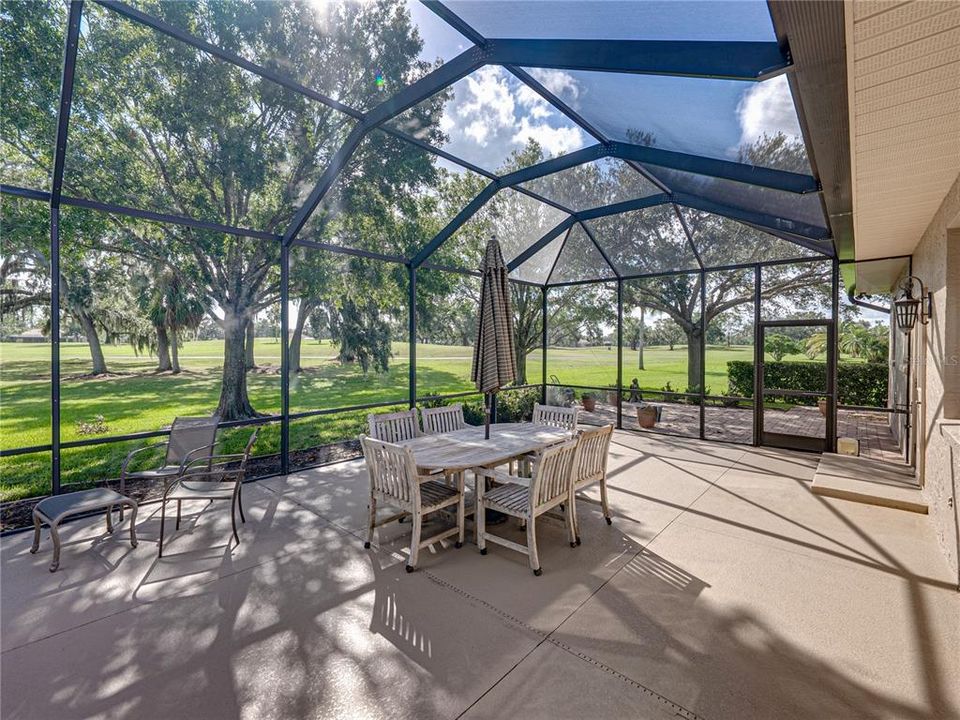 Activo con contrato: $855,000 (4 camas, 3 baños, 3275 Pies cuadrados)