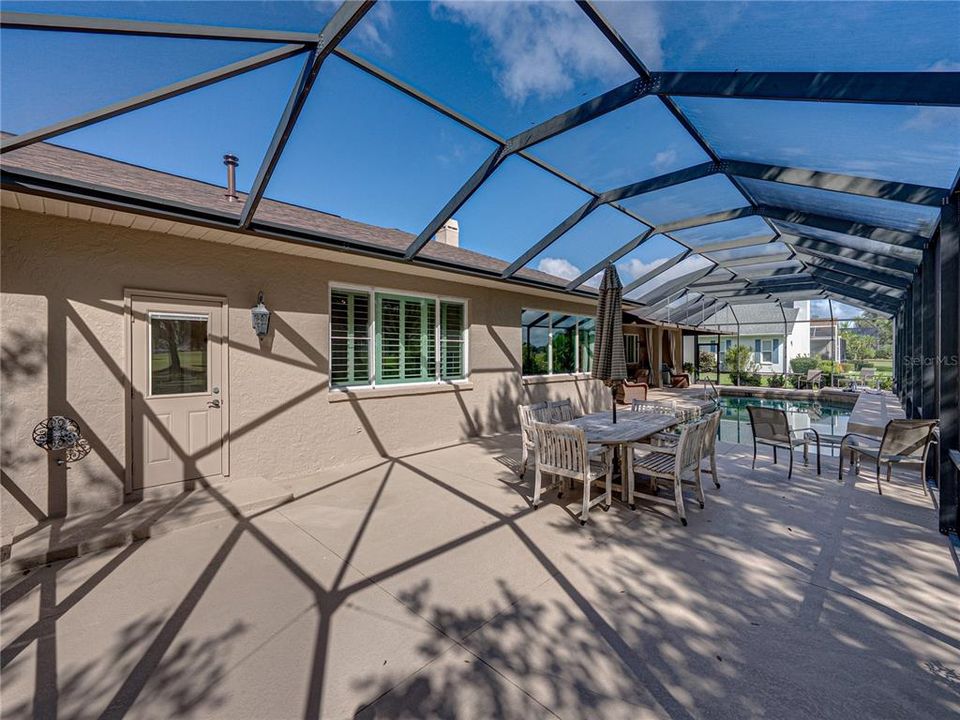 Activo con contrato: $855,000 (4 camas, 3 baños, 3275 Pies cuadrados)