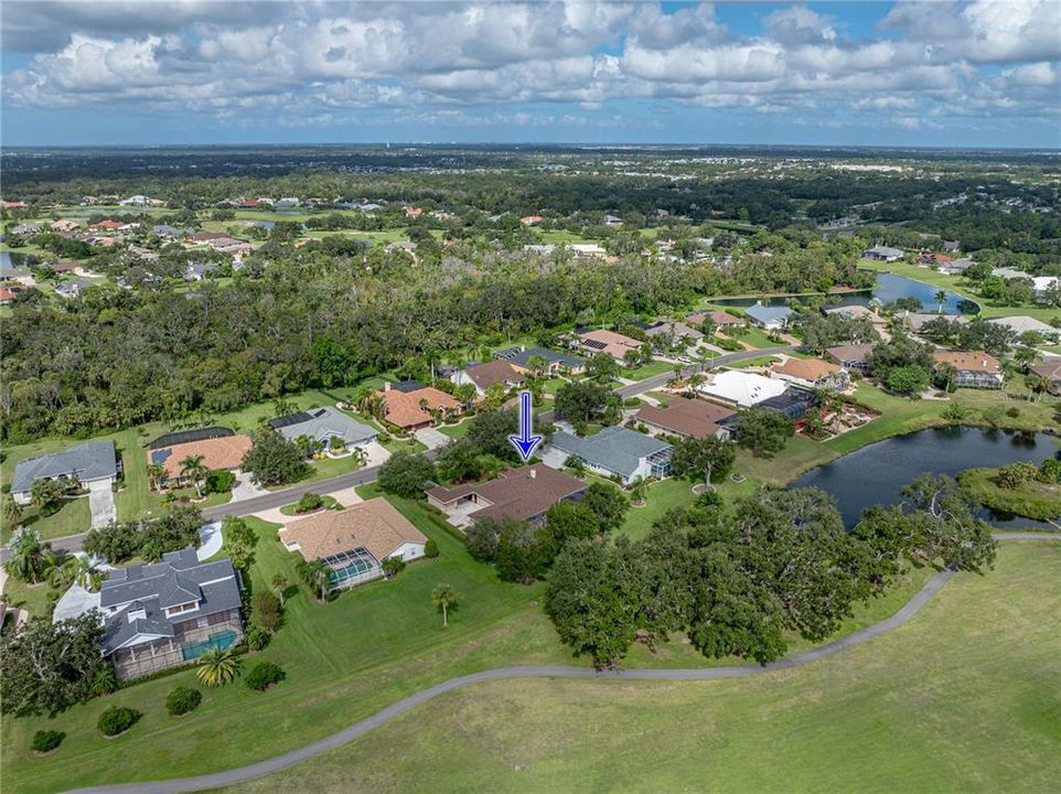 Activo con contrato: $855,000 (4 camas, 3 baños, 3275 Pies cuadrados)