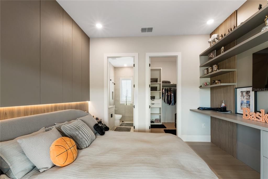 待售: $2,290,000 (4 贝兹, 4 浴室, 3916 平方英尺)