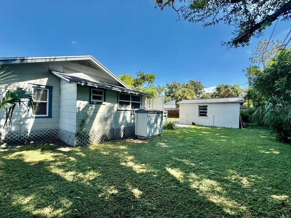 For Rent: $2,695 (3 beds, 2 baths, 1094 Square Feet)