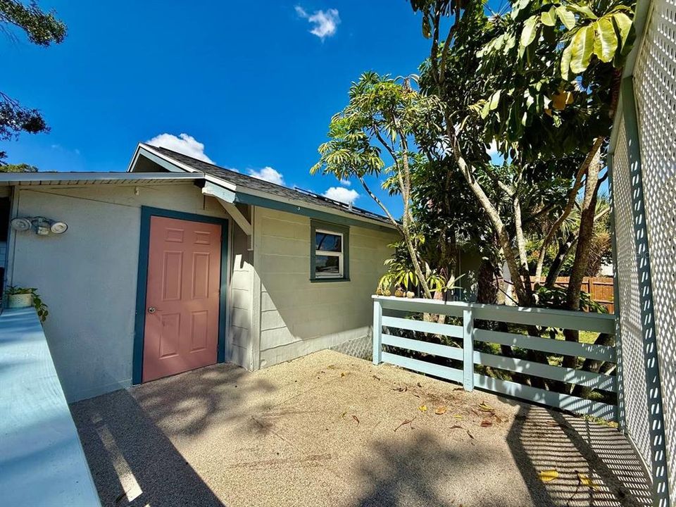 For Rent: $2,695 (3 beds, 2 baths, 1094 Square Feet)