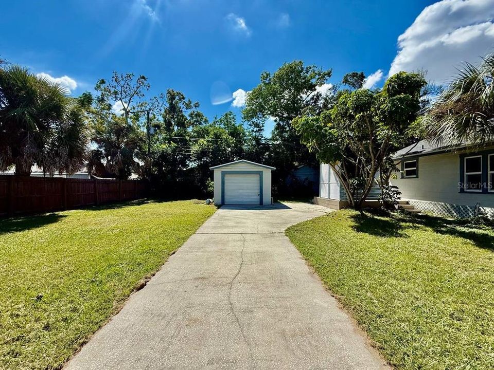 For Rent: $2,695 (3 beds, 2 baths, 1094 Square Feet)