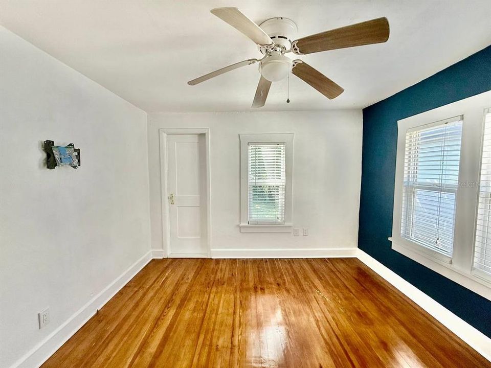 For Rent: $2,695 (3 beds, 2 baths, 1094 Square Feet)