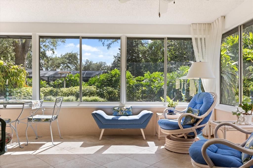 Activo con contrato: $575,000 (4 camas, 2 baños, 2574 Pies cuadrados)