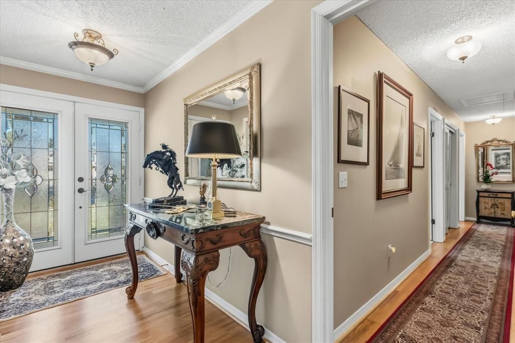 Activo con contrato: $575,000 (4 camas, 2 baños, 2574 Pies cuadrados)