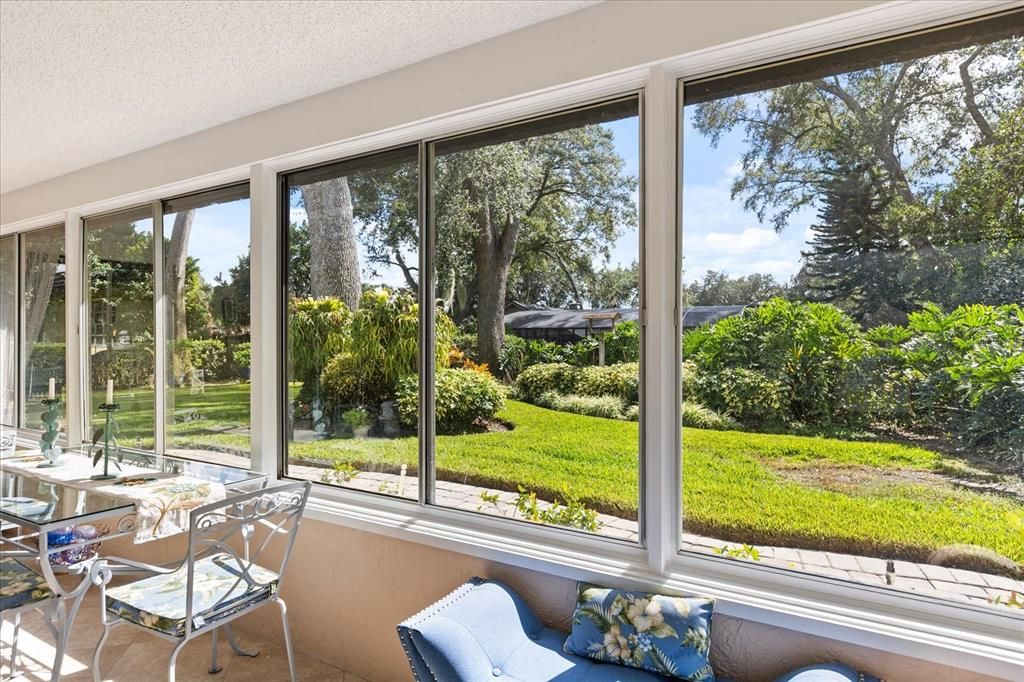 Activo con contrato: $575,000 (4 camas, 2 baños, 2574 Pies cuadrados)