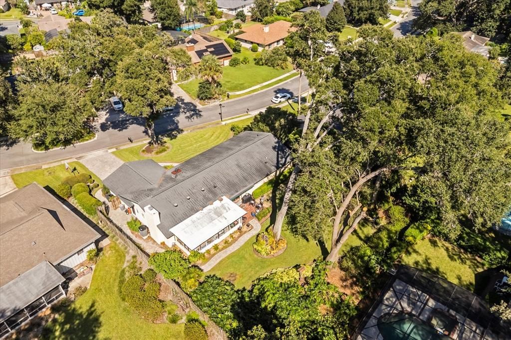 Activo con contrato: $575,000 (4 camas, 2 baños, 2574 Pies cuadrados)