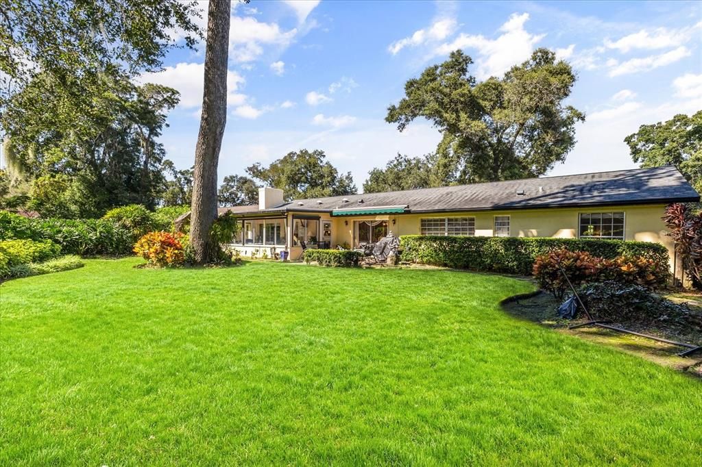 Activo con contrato: $575,000 (4 camas, 2 baños, 2574 Pies cuadrados)