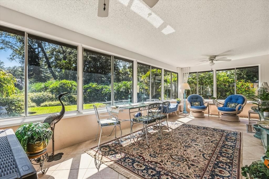 Activo con contrato: $575,000 (4 camas, 2 baños, 2574 Pies cuadrados)