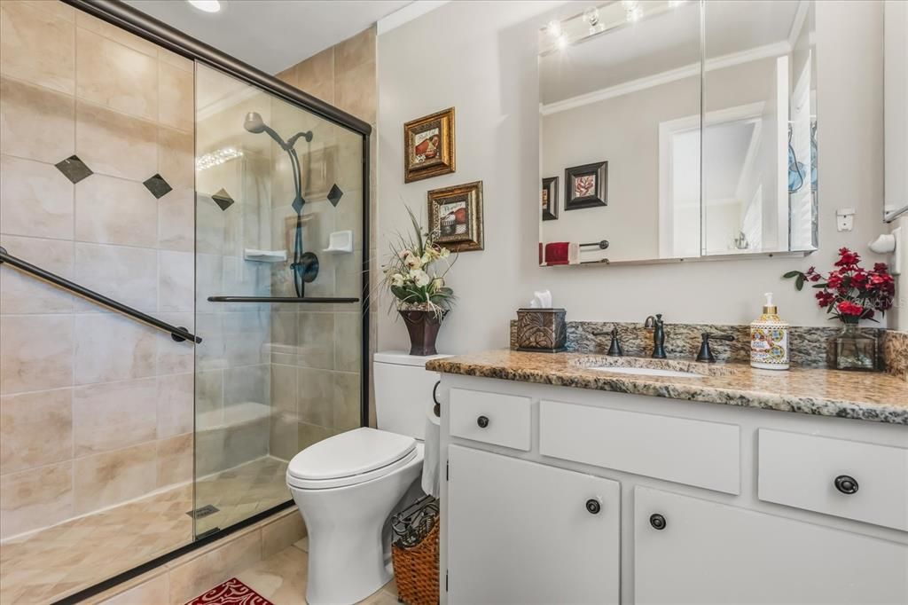 Activo con contrato: $575,000 (4 camas, 2 baños, 2574 Pies cuadrados)