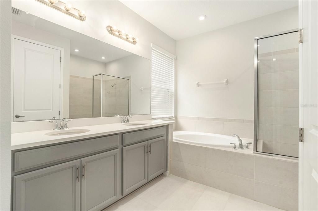 En Renta: $3,900 (4 camas, 3 baños, 2600 Pies cuadrados)