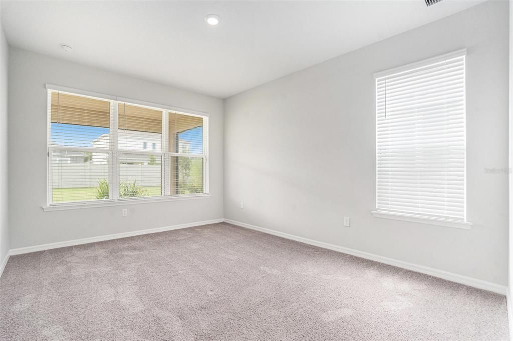 En Renta: $3,900 (4 camas, 3 baños, 2600 Pies cuadrados)