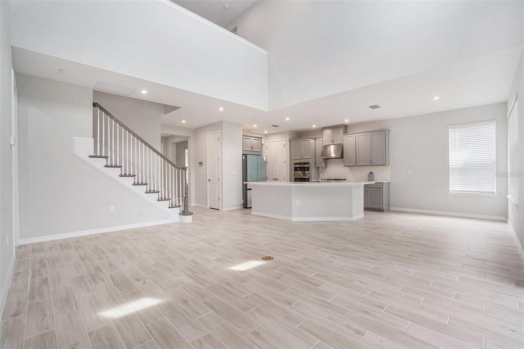 En Renta: $3,900 (4 camas, 3 baños, 2600 Pies cuadrados)