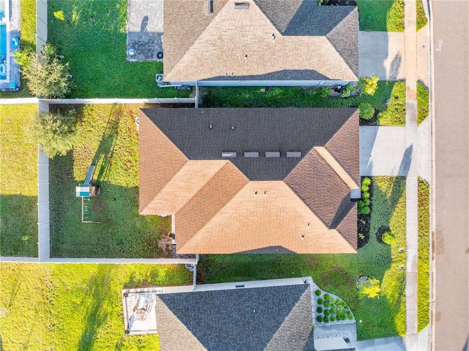 Под контрактом: $294,990 (4 спален, 2 ванн, 1876 Квадратных фут)