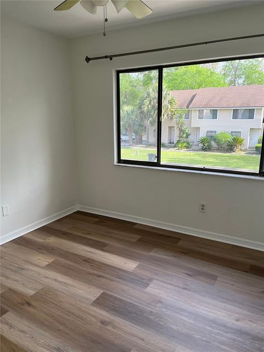 На продажу: $159,000 (2 спален, 1 ванн, 1016 Квадратных фут)