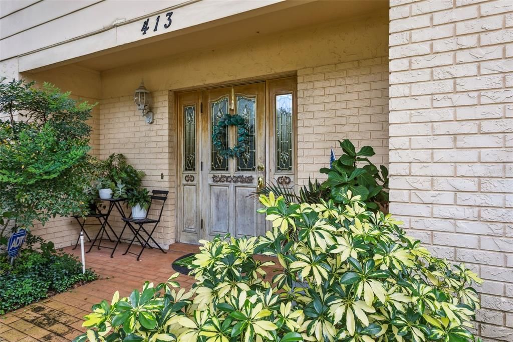Activo con contrato: $547,900 (4 camas, 2 baños, 2393 Pies cuadrados)