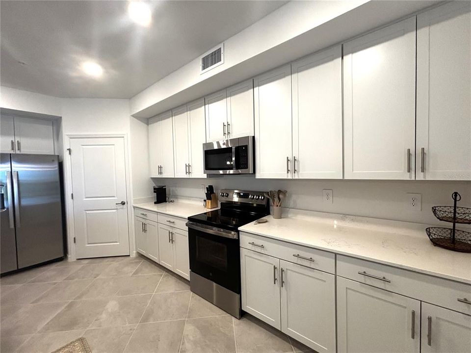 For Rent: $7,000 (3 beds, 2 baths, 1741 Square Feet)