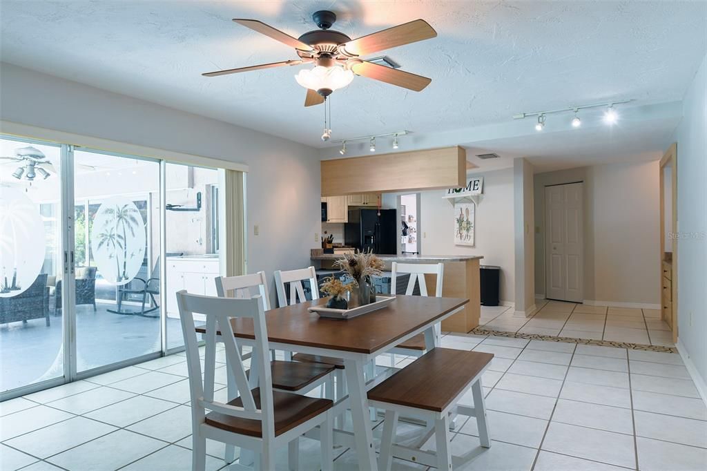 待售: $515,000 (4 贝兹, 3 浴室, 2832 平方英尺)