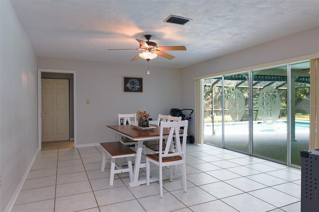 待售: $515,000 (4 贝兹, 3 浴室, 2832 平方英尺)