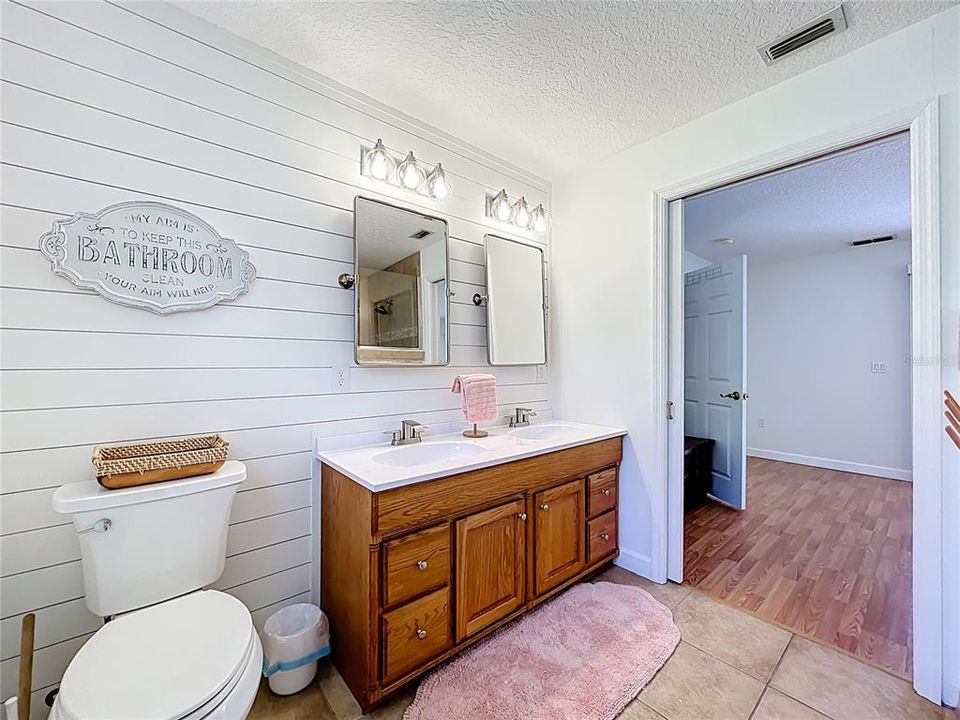 待售: $985,000 (5 贝兹, 4 浴室, 4459 平方英尺)