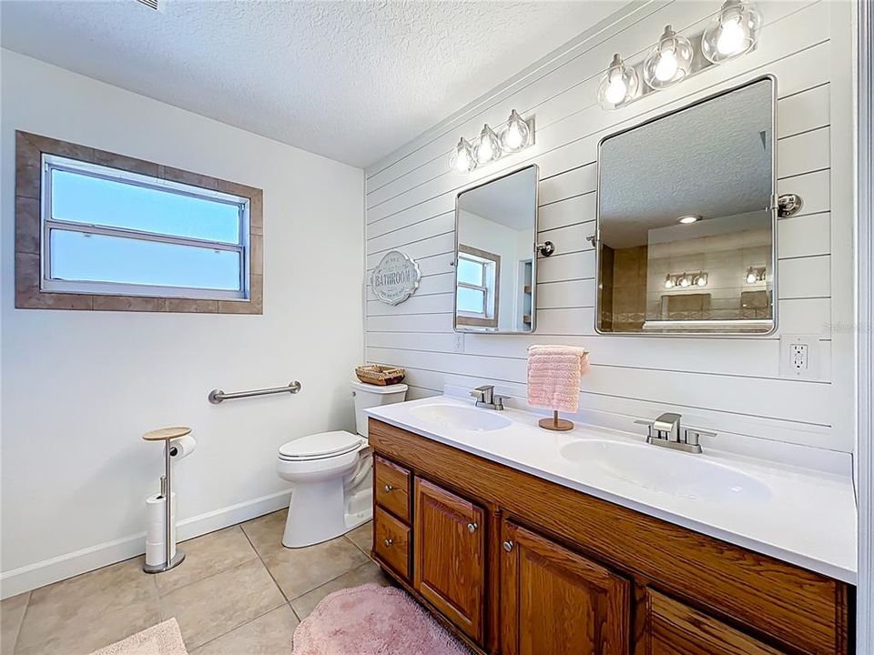 待售: $985,000 (5 贝兹, 4 浴室, 4459 平方英尺)