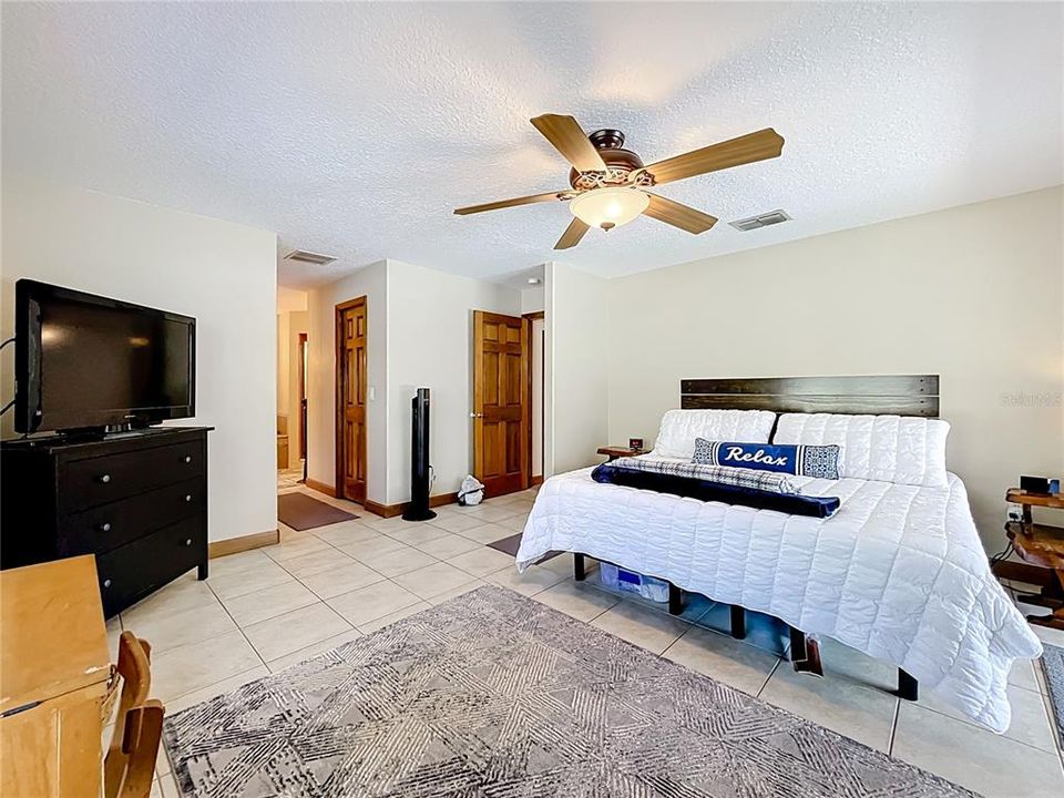 待售: $985,000 (5 贝兹, 4 浴室, 4459 平方英尺)