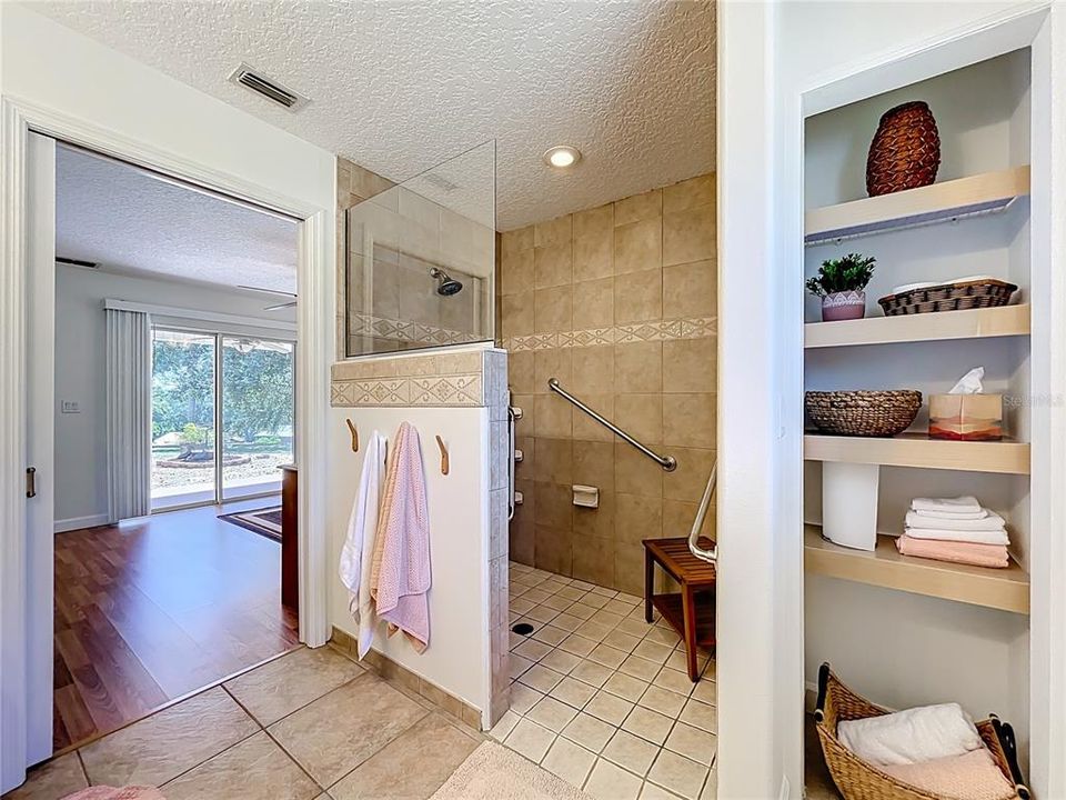 待售: $985,000 (5 贝兹, 4 浴室, 4459 平方英尺)