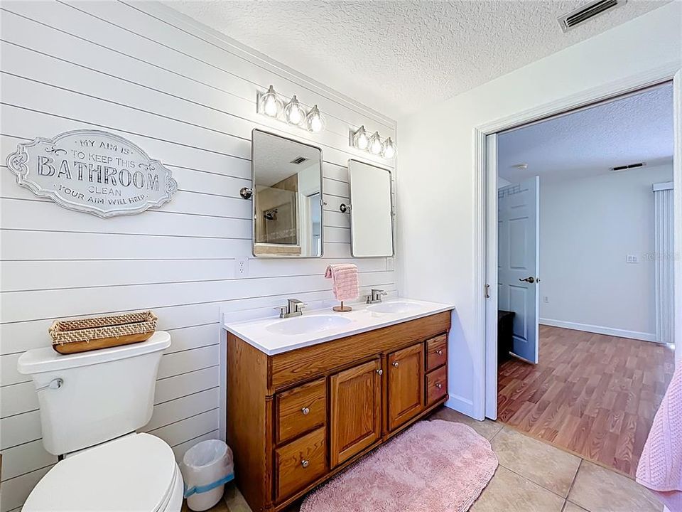 待售: $985,000 (5 贝兹, 4 浴室, 4459 平方英尺)