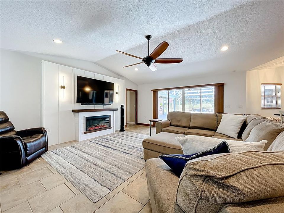 待售: $985,000 (5 贝兹, 4 浴室, 4459 平方英尺)