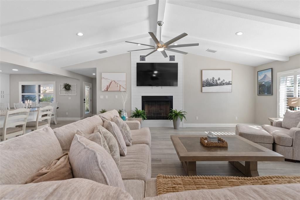 待售: $1,500,000 (3 贝兹, 3 浴室, 3100 平方英尺)