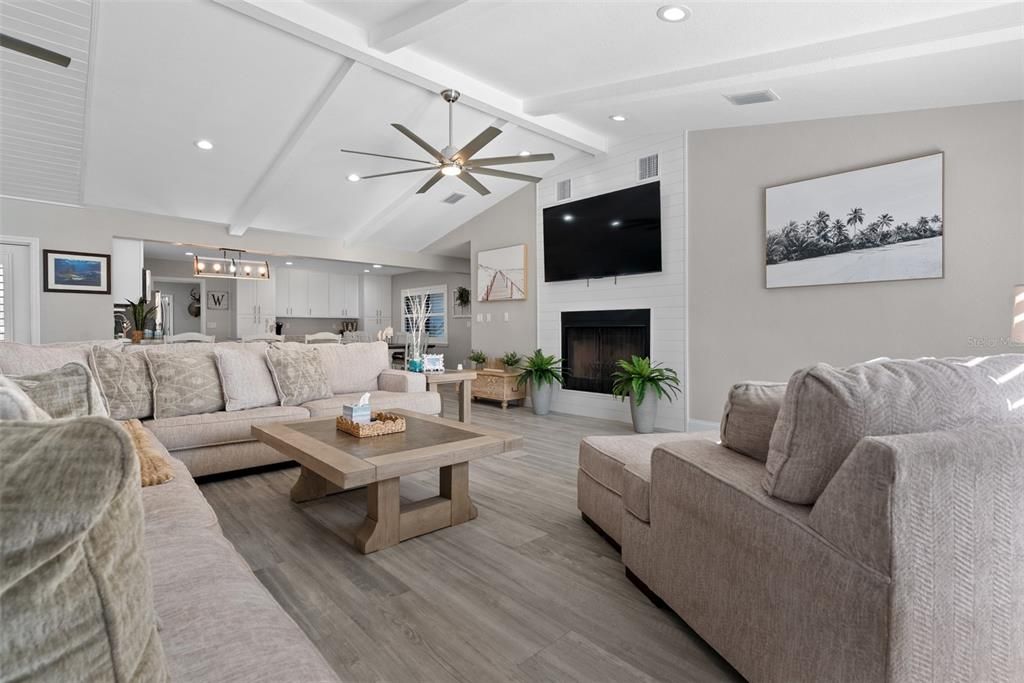 待售: $1,500,000 (3 贝兹, 3 浴室, 3100 平方英尺)