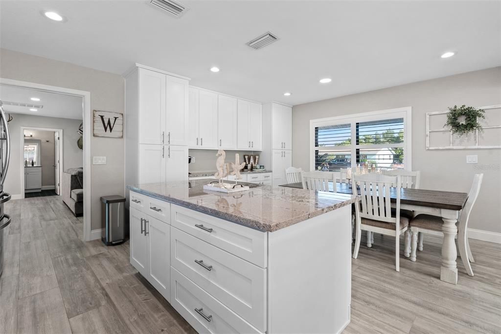 待售: $1,500,000 (3 贝兹, 3 浴室, 3100 平方英尺)