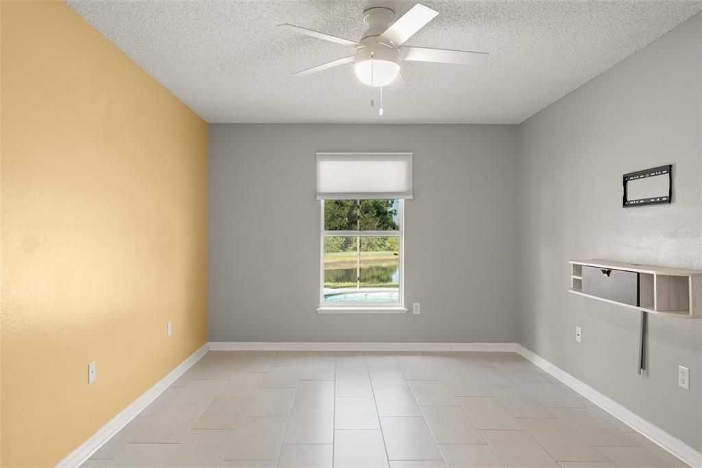 合同活跃: $389,000 (3 贝兹, 2 浴室, 1264 平方英尺)