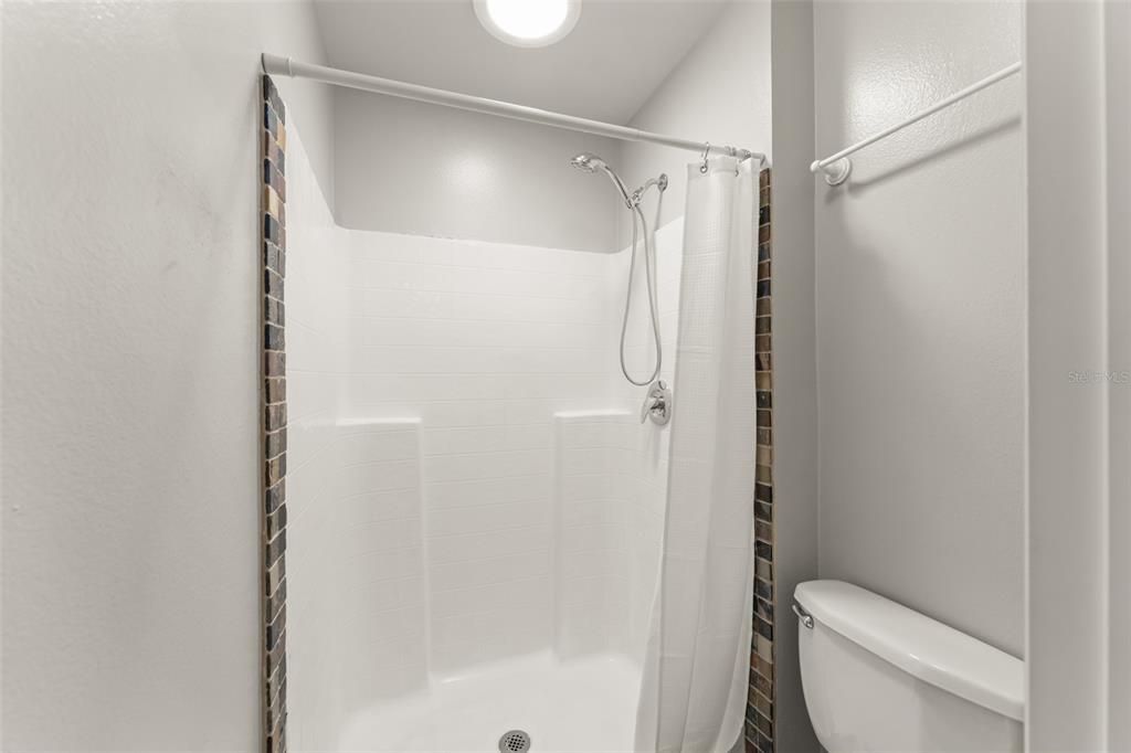 合同活跃: $389,000 (3 贝兹, 2 浴室, 1264 平方英尺)