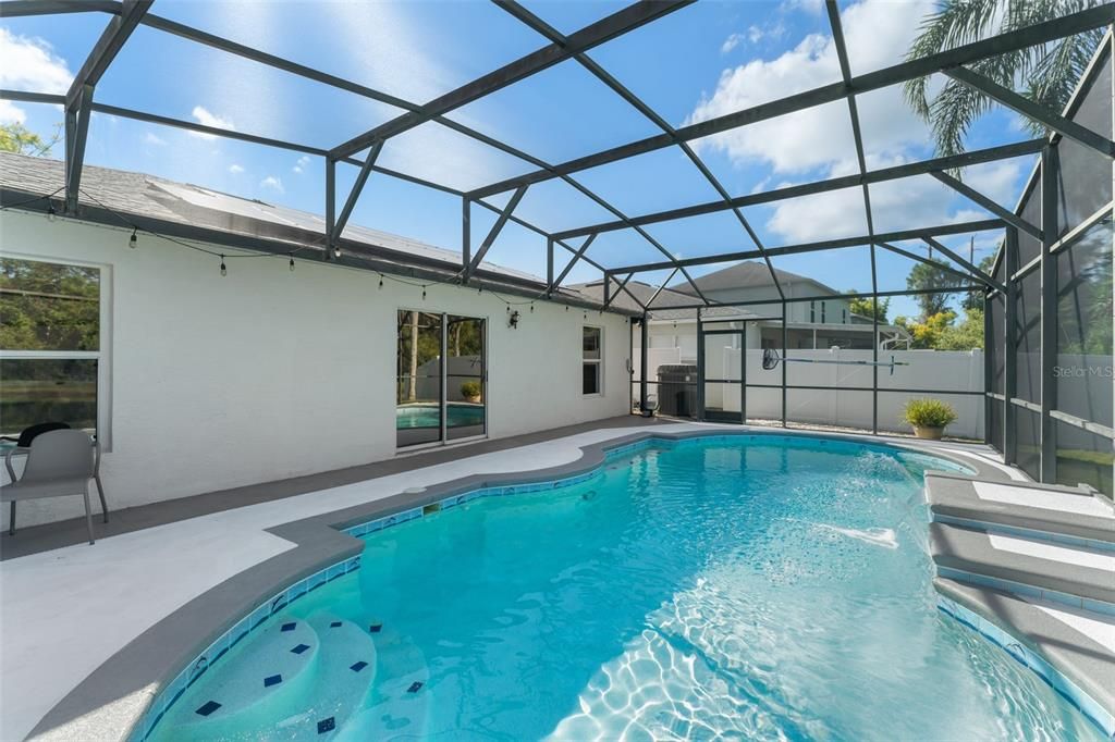 合同活跃: $389,000 (3 贝兹, 2 浴室, 1264 平方英尺)