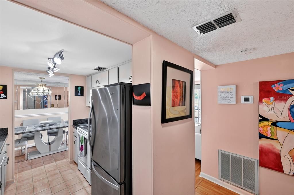 待售: $115,000 (2 贝兹, 2 浴室, 962 平方英尺)