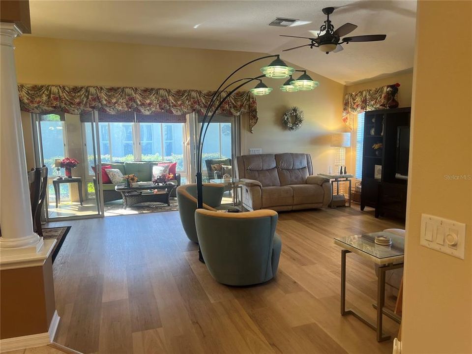 En Venta: $449,500 (3 camas, 2 baños, 1918 Pies cuadrados)