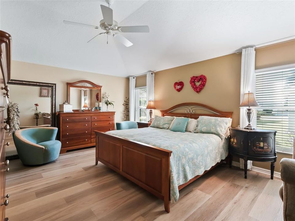 En Venta: $449,500 (3 camas, 2 baños, 1918 Pies cuadrados)